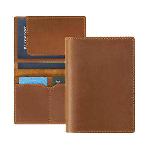 Support de passeport en cuir de qualité supérieure élégant et élégant compagnon de voyage sécurisé RFID et cadeau pour Jetsetters - Product Image 4