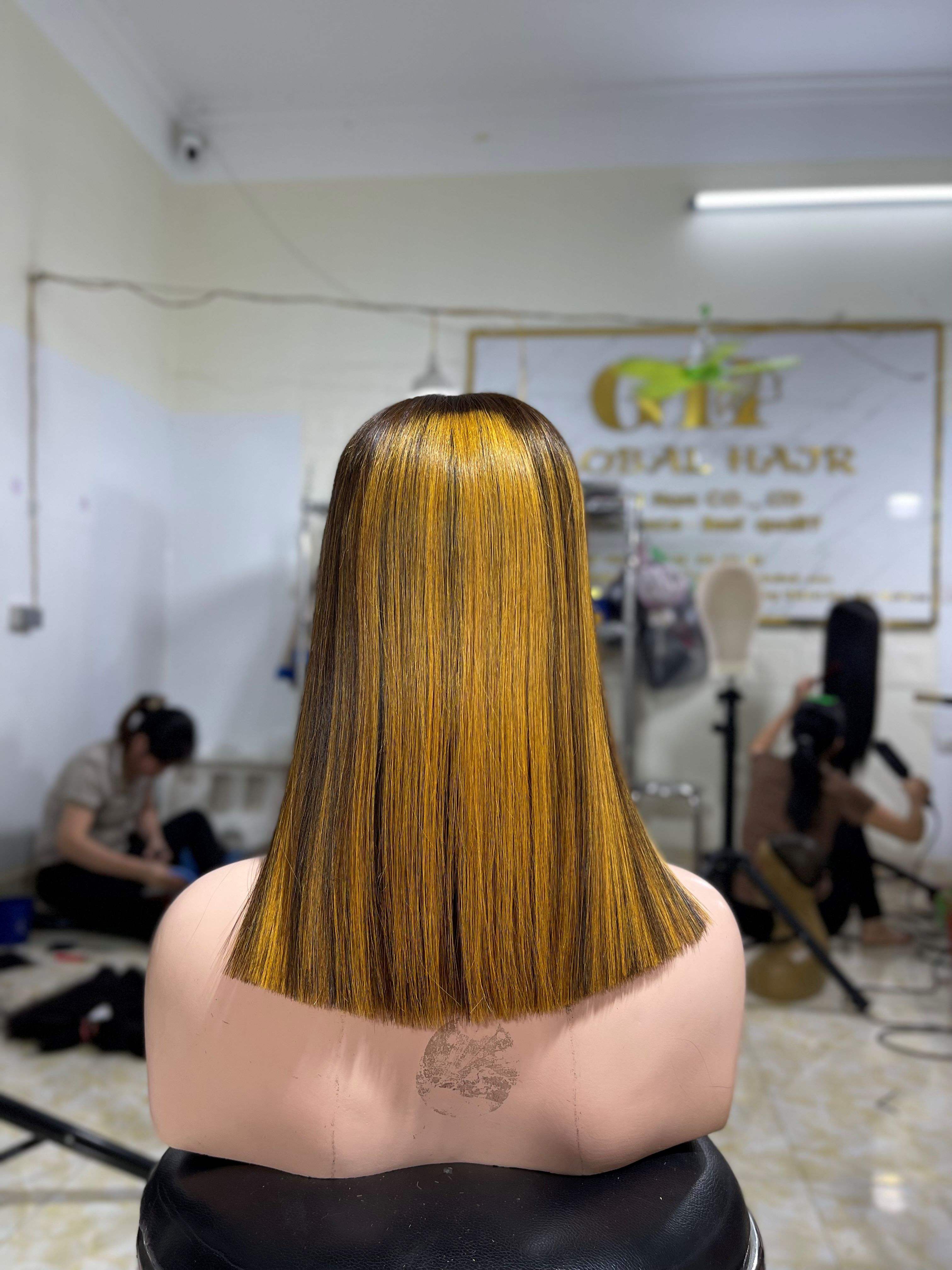 สีเหลือง