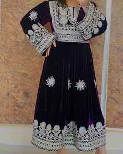 Vestido antiguo Afghani Vintage Banjara con encaje de lentejuelas bordado a mano y vestido único bohemio lavable - Product Image 2