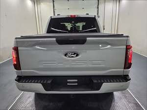 Ford F-150 XLT 4WD Sport 2024 Usado - Product Image 4