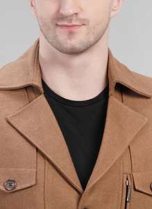 Fournisseur indien de blazers pour hommes en beige clair, design classique, veste de bureau et de soirée moderne, approvisionnement mondial disponible - Product Image 3