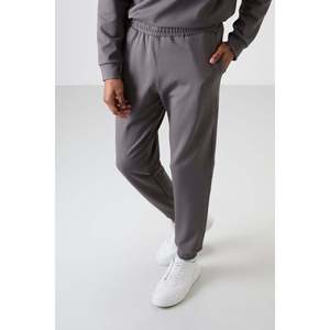 Ensemble de survêtement décontracté pour homme en coton gris foncé, épais, doux, texturé, coupe confortable avec motif imprimé - 85253 - Product Image 4