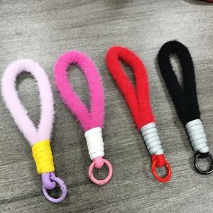 Llavero de cordón de felpa personalizado, diseño de lazo colorido y moderno, cordones de felpa para teléfonos móviles, llavero para bolso con borla de felpa - Product Image 3