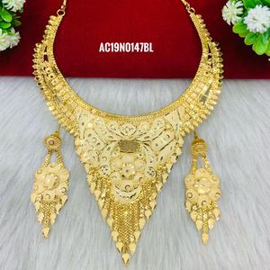 Nueva llegada de moda, conjunto de collares cortos de diseño clásico con pendientes, joyería de un gramo chapada en oro de 18 quilates para mujer - Product Image 3