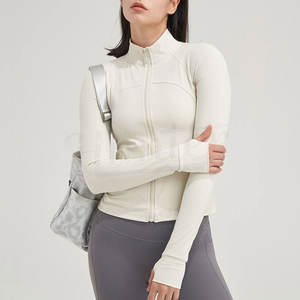 Veste athlétique à fermeture éclair Veste de sport respirante pour femmes Vestes et manteaux de yoga ajustés au design personnalisé - Product Image 5