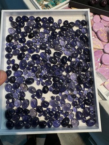 Piedras preciosas de cabujón calibradas de iolita natural Corte ovalado de color azul con certificado IGI - Product Image 5