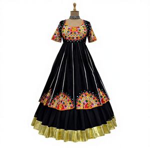 Magnifique robe noire indienne pakistanaise en tissu Georgette avec broderies, idéale pour les fêtes, les mariages, les occasions traditionnelles et les tenues décontractées, ensemble de robes traditionnelles - Product Image 1