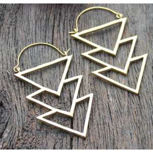 Boucles d'oreilles pendantes classiques en laiton plaqué or 18 carats, bijoux de mode faits à la main tendance pour femmes, vente en gros - Product Image 2