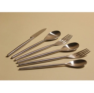 Juego de Cubiertos de Metal con Recubrimiento de Oro PVD con Mango Delgado y Creativo para Restaurante y Hoteles, Juego de Cubiertos para Comer - Product Image 3