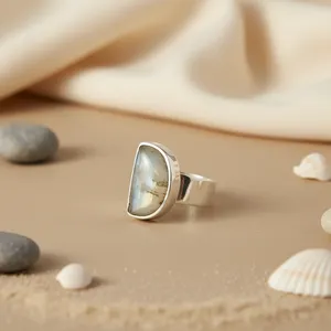 Anillo de Plata de Ley 925 con Piedra Lunar Arcoíris, Engaste Geométrico, Estilo Minimalista, Unisex, para Uso Diario - Product Image 2