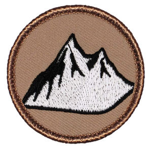 Nouvelle conception de patch brodé en tissu sergé, fabrication directe, faible MOQ personnalisé pour chapeau, chemise, vêtement, vente en gros de patch brodé à la main - Product Image 1