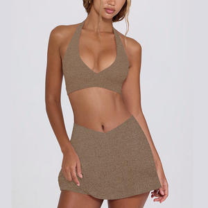 Ensemble de yoga et de fitness pour femmes, haut brossé très extensible à col licou avec soutien-gorge intégré et jupe-short de tennis - Product Image 6