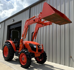 Acheter un tracteur compact Kubota M7060 disponible à la vente avec un moteur haute performance et une qualité de construction durable livraison rapide - Product Image 3