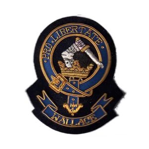 Insignia bordada con el escudo del clan MacGregor. Presenta una cabeza de león coronada, que es el escudo del Clan MacGregor. - Product Image 2