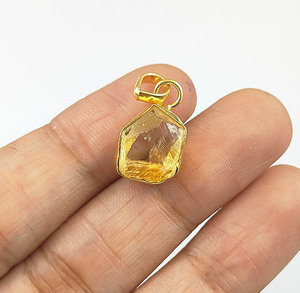 Citrine Raw Birthstone Collate Set Plata de ley Colgantes finos Encantos Indio 18K Chapado en oro 10-14mm Certificado por terceros - Product Image 1