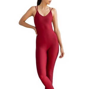 Mono deportivo con logo personalizado, de secado rápido, sin espalda, para yoga y deportes, para mujeres adultas, con efecto fruncido. - Product Image 1