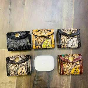 Funda Air Pod de cuero mecanizado a mano, funda protectora sostenible de cuero genuino, accesorios con estampado de flores Air Pod de estilo occidental - Product Image 6