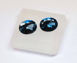 พลอยบุษราคัมสีฟ้าธรรมชาติลอนดอนสีน้ำเงินเข้มอัญมณีบุษราคัมรูปไข่คู่ทรงหลวมเหลี่ยมเพชรพลอยหินสีฟ้าลอนดอนของขวัญสำหรับเธอ - Product Image 4