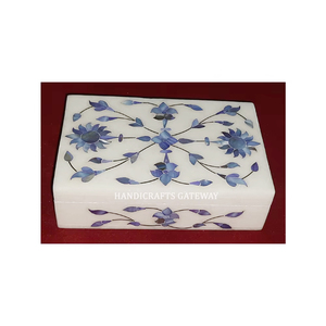 Boîte de rangement à bijoux en marbre blanc avec finition fine et incrustation bleue polie lisse en forme rectangulaire pour la décoration de la maison - Product Image 1
