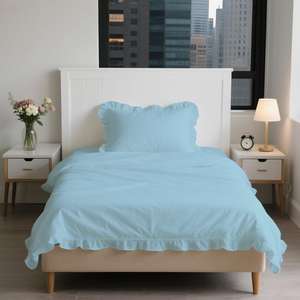 Parure de lit haut de gamme en polycoton rayé bleu, housse de couette moderne à volants, drap-housse et taie d'oreiller pour usage domestique - Product Image 3