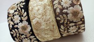 Fabriqué sur mesure en trois options de couleurs, rubans brodés à la machine dans divers motifs de fleurs pour robes de mariée de 2 pouces de largeur. - Product Image 4