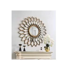 Espejo de Pared 3D Moderno de Latón con Diseño de Girasoles Dorados, Color Personalizable - Product Image 1