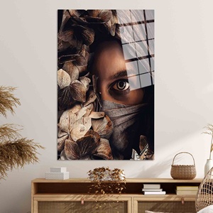 Portrait de femme aux yeux floraux - Art mural imprimé élégant sur toile, ART SUR VERRE TÉMPERÉ - Product Image 1