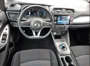 1N4AZ1BV8RC550623 2024 Auto Eléctrico Hatchback de Pasajeros con Tracción Delantera - Product Image 2