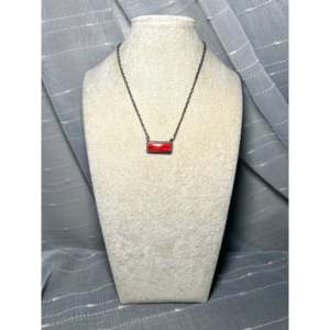 Collar Chassily Belone con diseño geométrico de ostra espinosa y coral, chapado en rodio, con cadenas clásicas de plata de ley para compromiso - Product Image 2