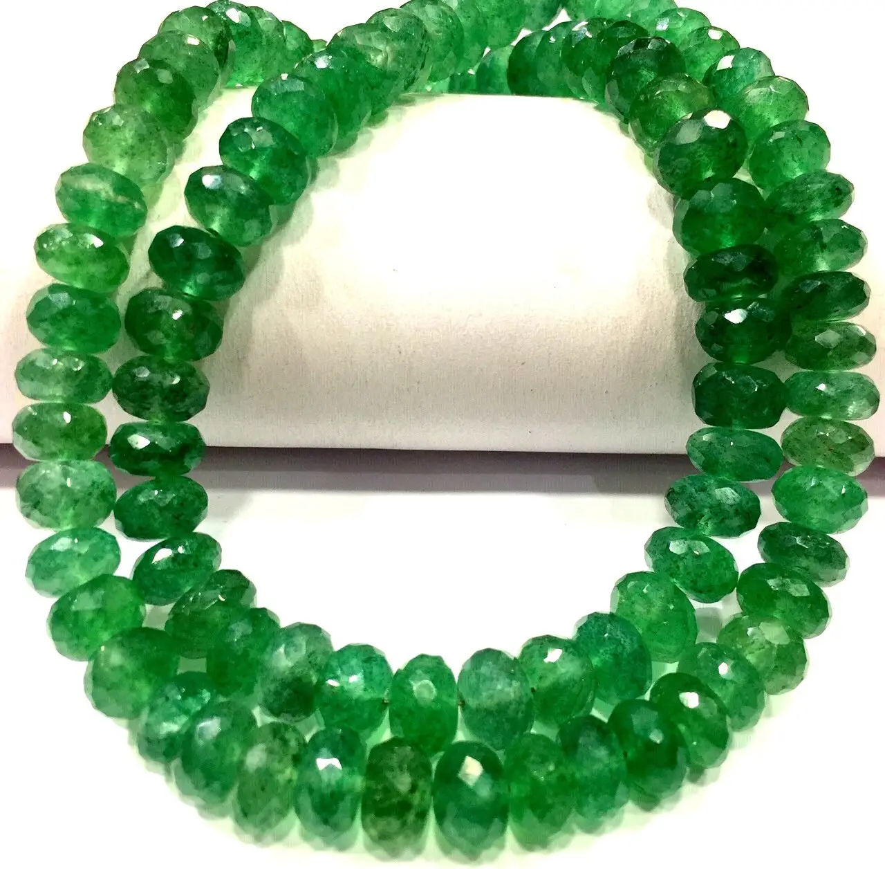 Extremadamente hermoso, raro laboratorio cultivado verde esmeralda suave Rondell Beads, cuentas de piedras preciosas verdaderamente hermosas, collar de hilo de cuentas verdes