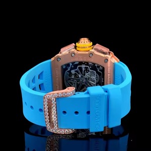 Haute qualité luxe sport analogique cadran montre Moissanite diamant goujons baril visage bleu caoutchouc résistant à l'eau 20mm nouveauté - Product Image 4
