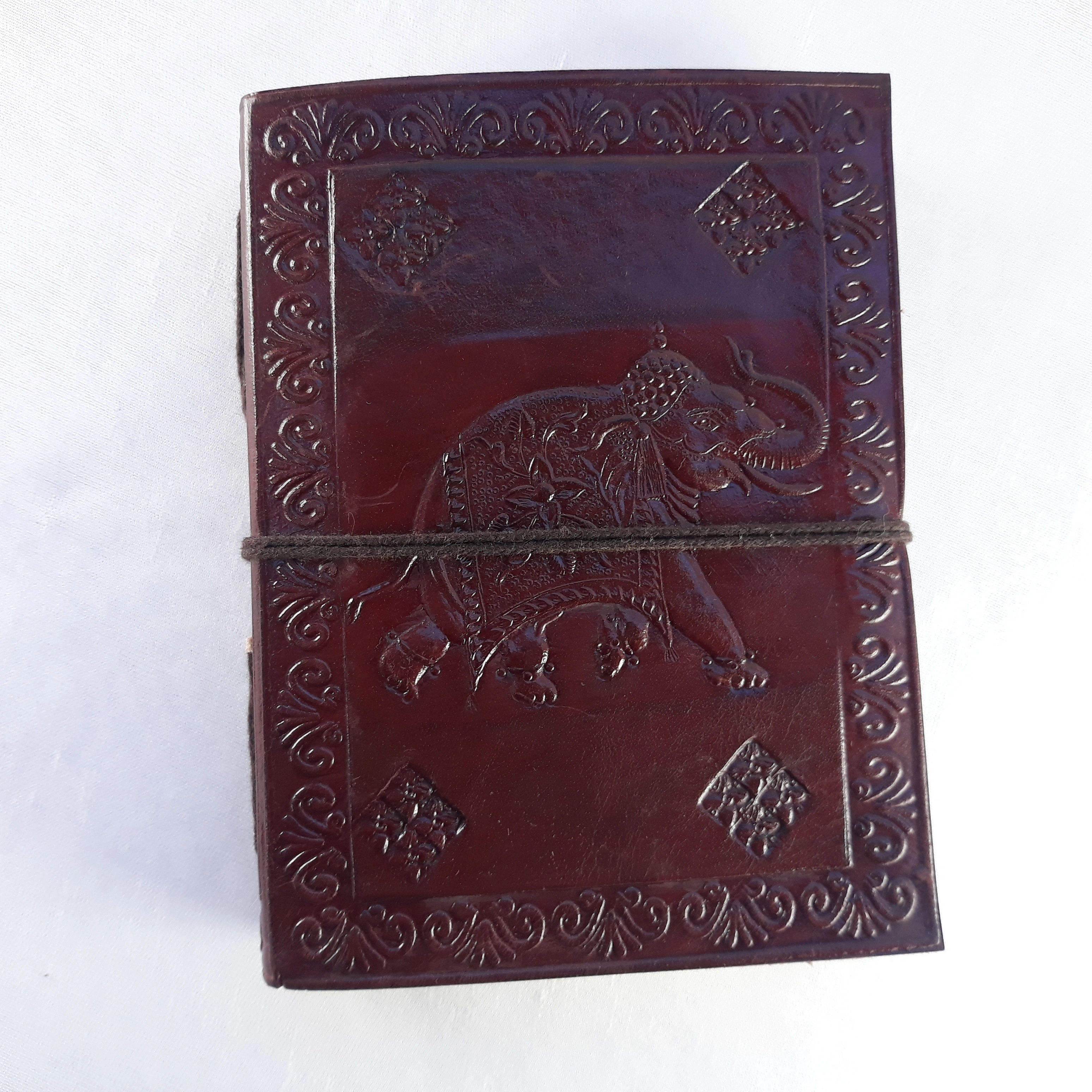 สีน้ำตาล