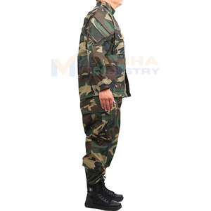Uniforme Táctico Versátil con Diseño Ergonómico, Conjunto de Equipo Táctico Resistente para Exploración y Actividades - Product Image 3