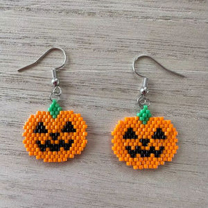 Pendientes de cuentas de cristal bohemios con diseño turquesa y flecos en cascada Regalo de joyería único de MS Handicraft - Product Image 1