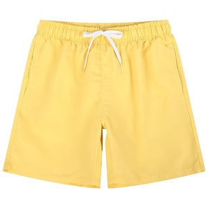Shorts pour hommes au design décontracté et adaptatif, conçus pour un usage confortable, avec une forme moderne et un attrait visuel équilibré - Product Image 2