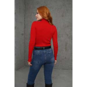 Pull col roulé rouge en tricot pour femme avec détails côtelés – Vente en gros - Product Image 1