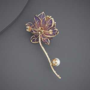 Broche de Saree Chapado de Moda 184925 Estilo Coreano con Cristales, Diamantes de Imitación, Perlas y Diamantes, de Cobre y Latón, con Diseño de Flor y Número, para Regalo de Fiesta - Product Image 3