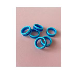 Rond de serviette moderne en résine pour un arrangement de vaisselle décontracté ou raffiné offrant un accent élégant aux assiettes et aux ustensiles - Product Image 3