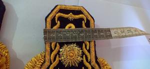 แผ่นประดับไหล่ปักด้วยมือคุณภาพพรีเมียม ตกแต่งด้วยเส้นไหมทอง  แบบสั่งทำพิเศษสำหรับพิธีการ  ผ้าฝ้าย 100% สำหรับผู้ชายทุกคน - Product Image 5