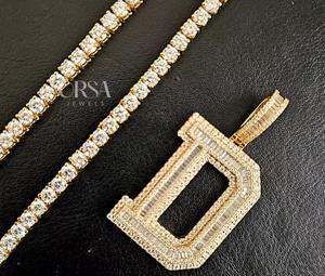 Proveedor indio 925 Colgante de letra D helado de plata con diamantes de corte Baguette para hombres y mujeres disponible a precio de fábrica - Product Image 4