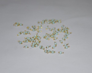 Belles perles enveloppées d'un seul fil d'amazonite naturelle. Perles en fil unique pour la fabrication de bijoux, pièces de chapelet - Product Image 1