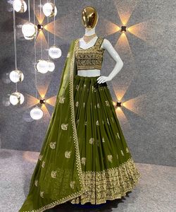 Último Diseño de Lehenga Choli de Georgette con Bordado y Lentejuelas en Color Mehndi de Fab Zone, Ropa India y Pakistaní - Product Image 5