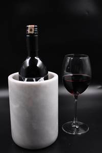 Soporte Portátil para Botellas de Vino de Mármol, Accesorios de Decoración de Lujo Soplados a Mano, Aptos para Lavavajillas, The Craft Exim - Product Image 4