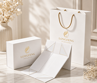 Boîte d'emballage magnétique personnalisée haut de gamme et écologique avec logo, boîte cadeau en papier de luxe et sac assorti pour ensemble de vêtements de luxe