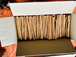 Cannelle naturelle séchée (Cassia) en tubes, en brins, en cigarettes, en morceaux, en bâtonnets - Usine d'épices du Vietnam - Product Image 4