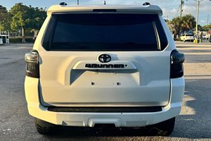 Toyota 4Runner SR5 4x4 V6 Power d'occasion en excellent état, modèle 2019 - Product Image 1