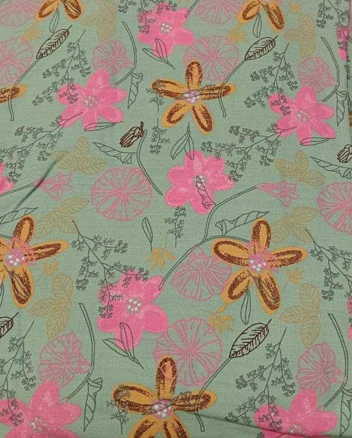 มีสีเขียวขุ่น