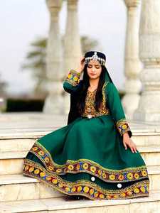 ชุดเดรสพื้นเมืองของชนเผ่า Banjara ปักลายเรียบง่ายเรียบง่ายแฟชั่นทันสมัย - Product Image 2