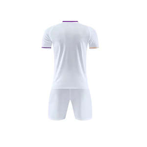 Uniforme de football pour hommes avec logo personnalisé Qualité supérieure Anti-rides Respirant Vêtements de sport Uniforme de football confortable et élégant - Product Image 2