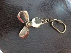 Calvin Handicraft Hermoso llavero de ancla de latón Vintage con esposas accesorio de Metal elegante llavero de barcos - Product Image 3